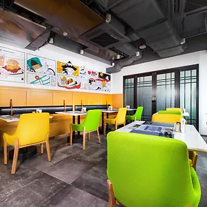 https://macau-avenida-do-dr-rodrigo-rodrigues-nos-338-362-b-rua.getmacauhotels.com
