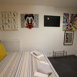 Pop Artiste Configure En Galerie Dart A 200 M Du Centre Avec Parking Prive Et Securise Gratuit Dans Copropriete , Avignon Frankreich
