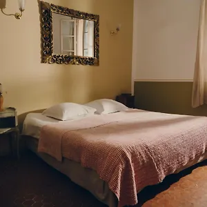 https://la-maison-dodette.fr-provencehotel.com
