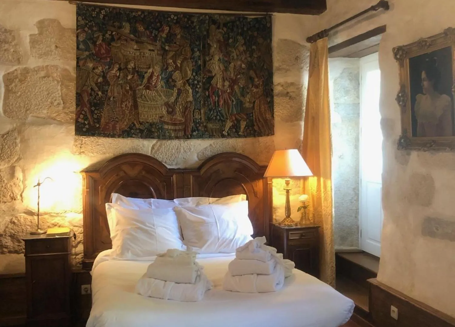 Domaine Du Tres-Haut - Chateau De Montanges Guest house