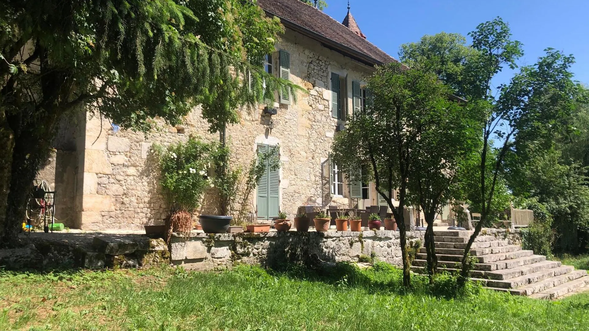 Gasthuis Domaine Du Tres-Haut - Chateau De Montanges